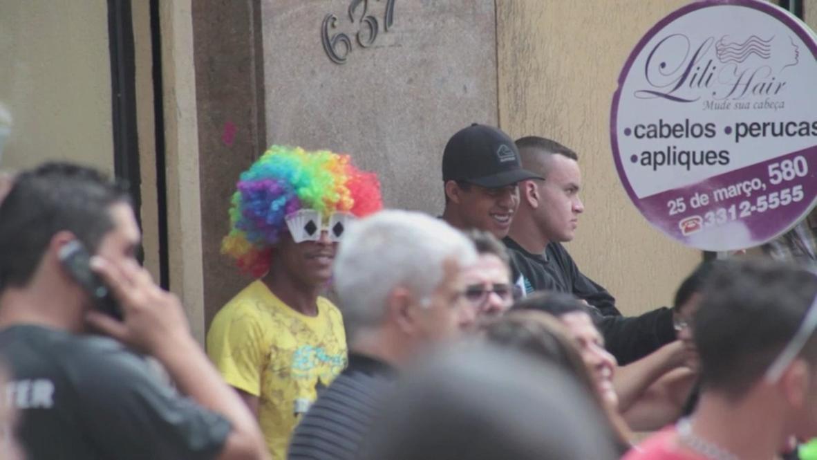 Brazil: Shoppers flood to Sao Paolo's Christmas 'Mecca'