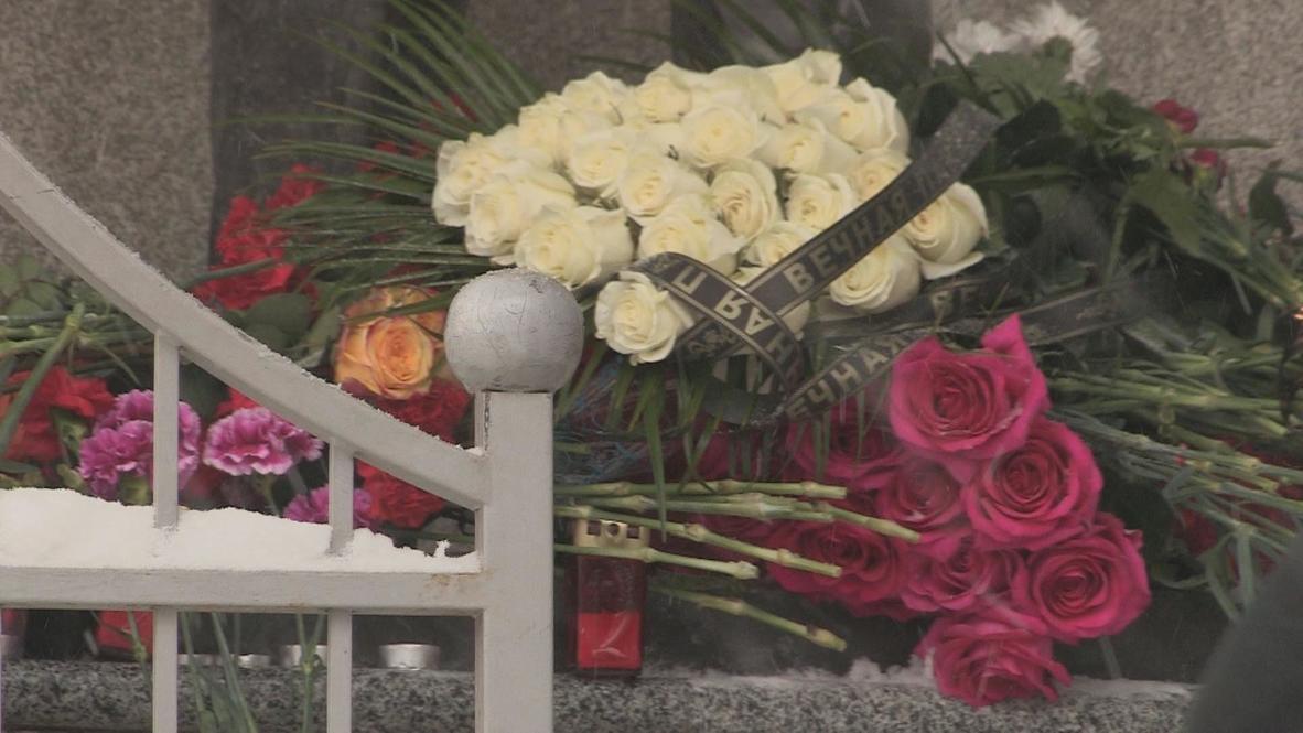 Russia: Izkevsk mourns for hometown hero Kalashnikov
