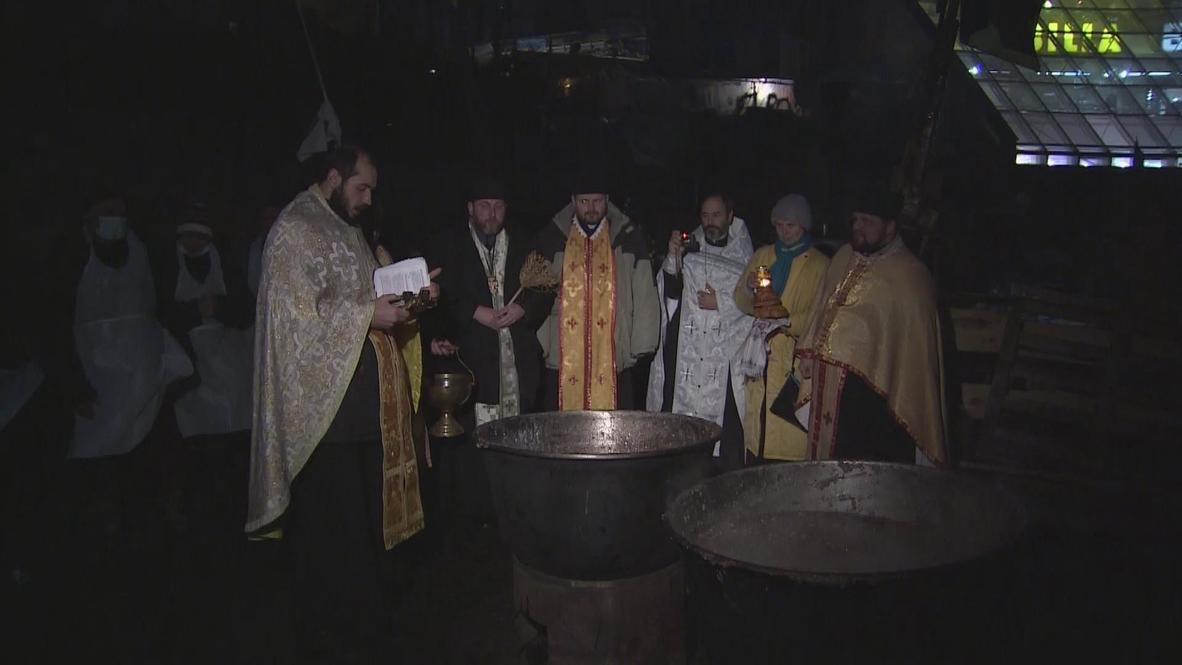 Ukraine: Euromaidan protesters serve up traditional Christmas Eve menu