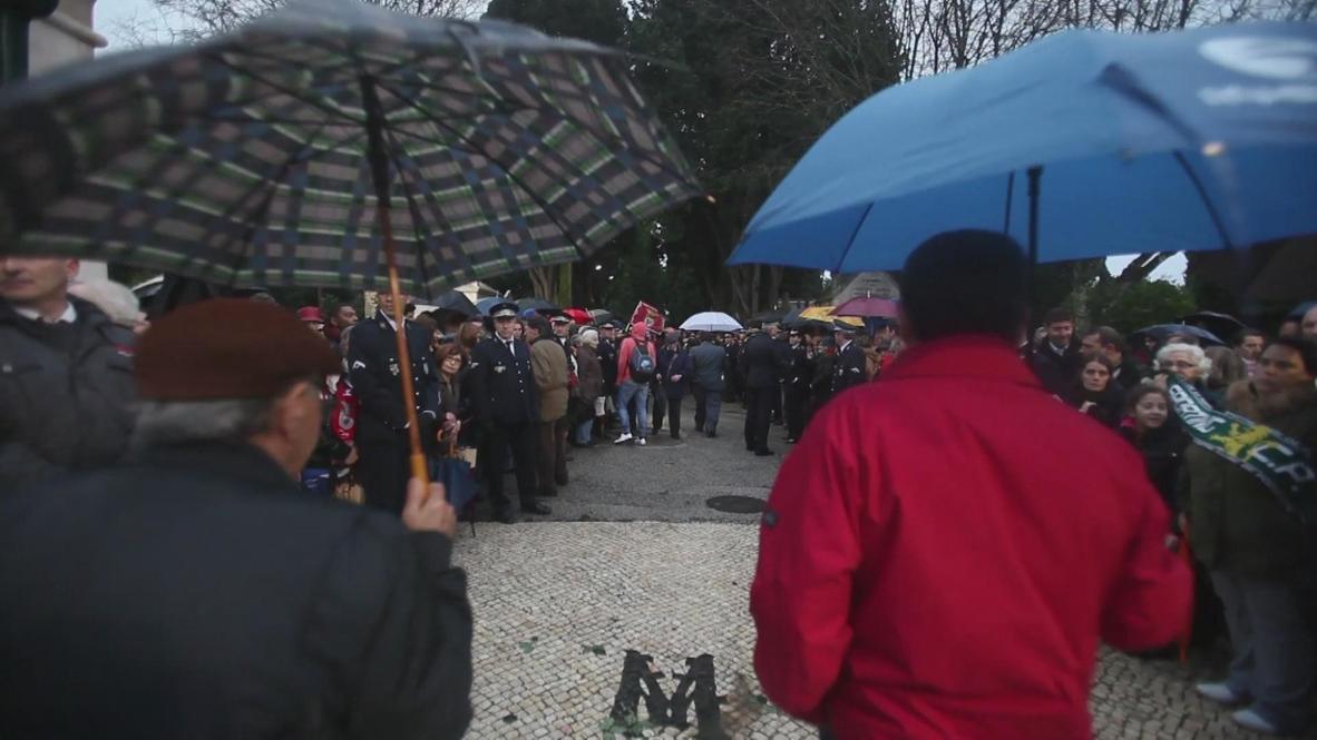 Portugal: Thousands bid farewell to football legend Eusebio