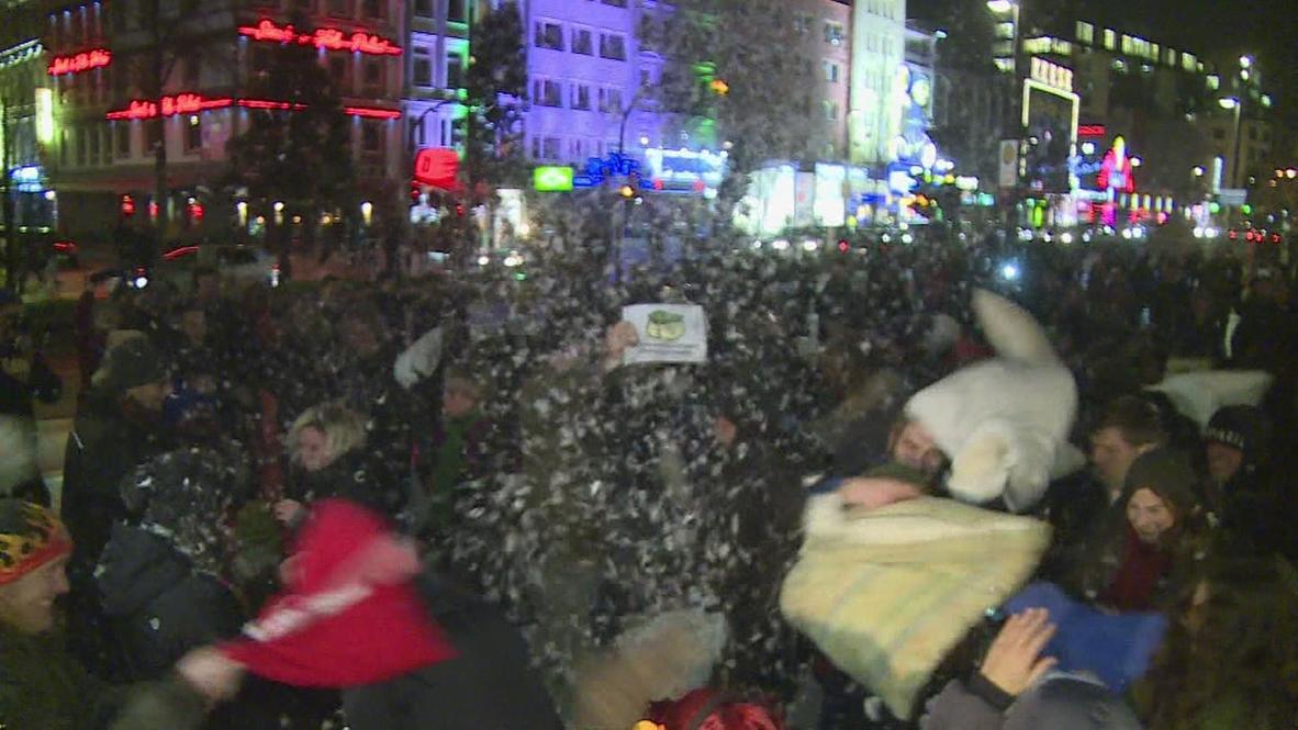 Germany: Police 'Danger-Zone' sparks mass Hamburg pillow-fight