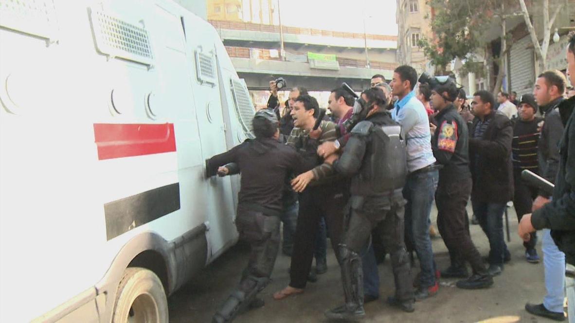 Egypt: Violent clashes ahead of referendum on new constitution