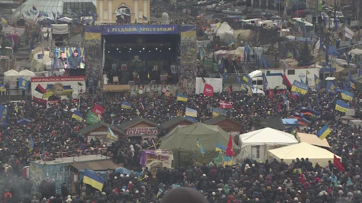 Ukraine: Klitschko vows to "change the power" at 10,000 strong assembly