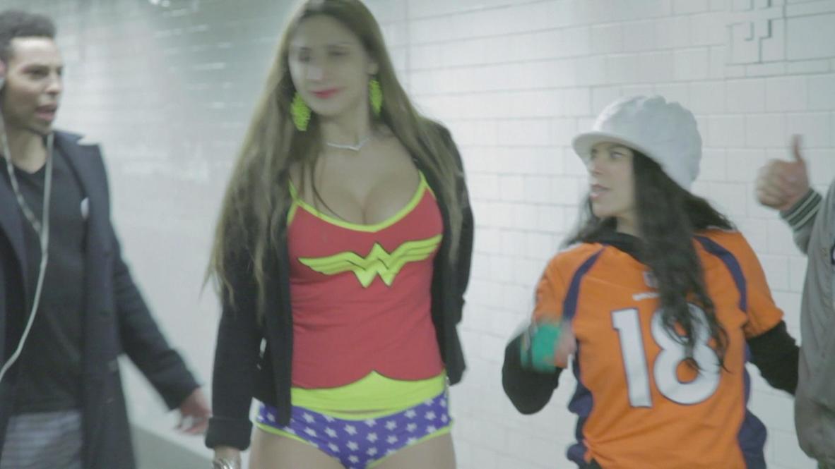 USA: New Yorkers enjoy "No pants" Subway ride