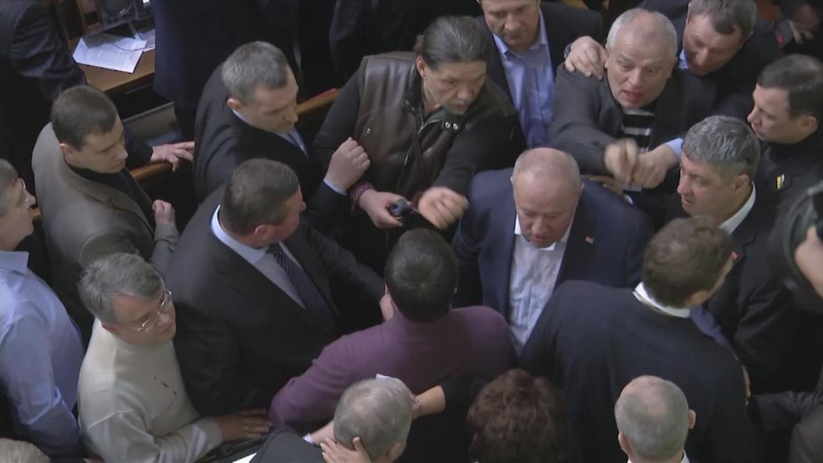 Ukraine: Klitschko threatens no-confidence motion if budget is signed