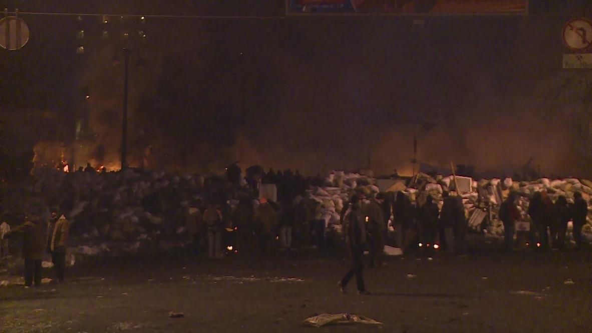Ukraine: Freezing temperatures don't stop these protesters