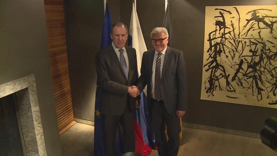Germany: Lavrov shakes hands with Foreign Minister Steinmeier