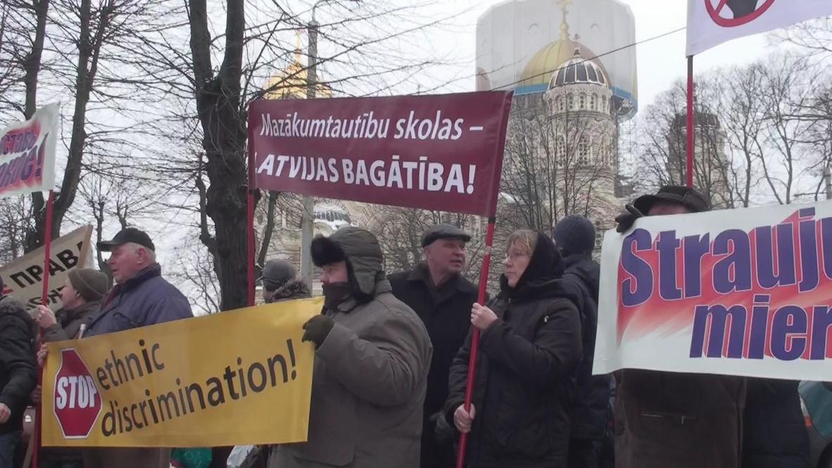 Latvia: Russian-speakers demand continued education in their language