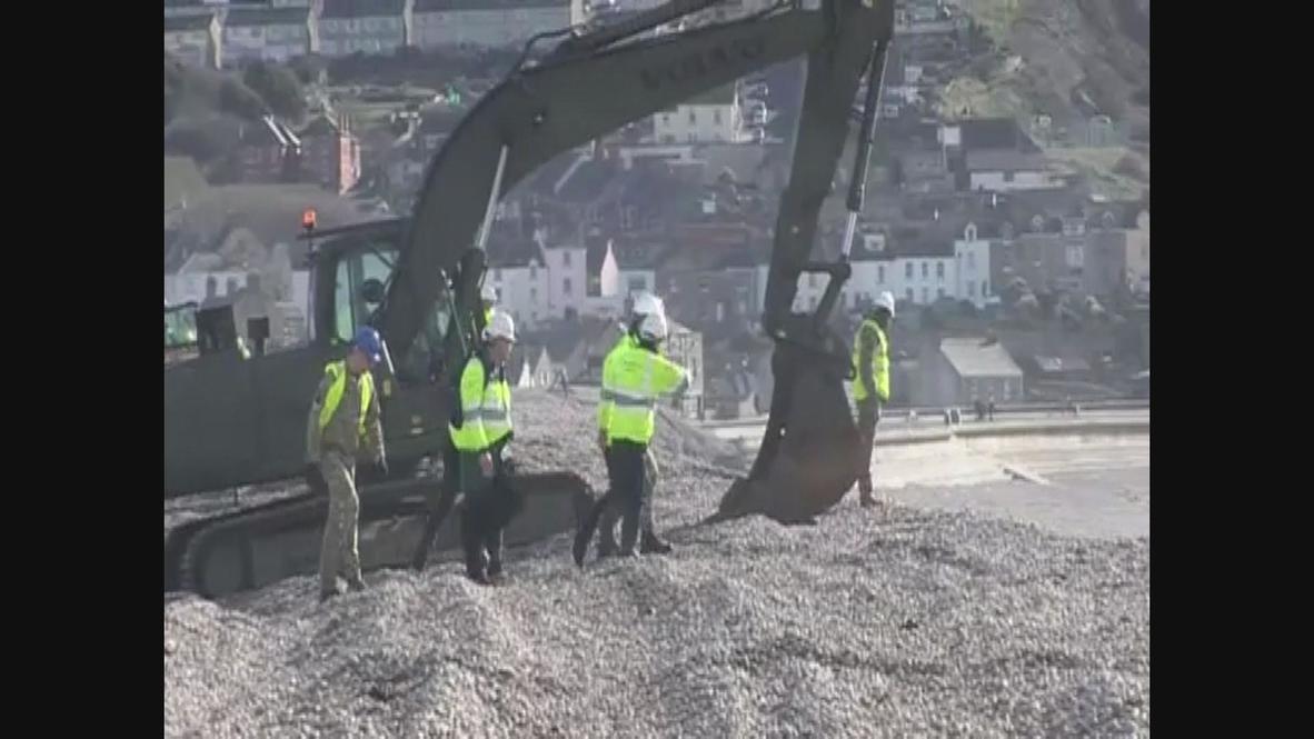 UK: Cameron wades into floods row