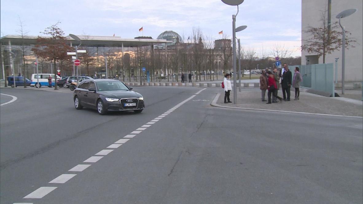 Germany: Klitschko and Yatsenyuk arrive at German chancellery
