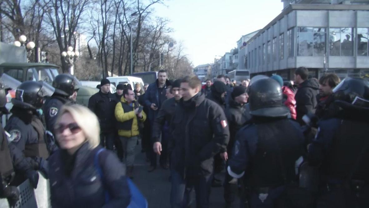 Ukraine: 'Brother shouldn't go against the brother' - Klitschko