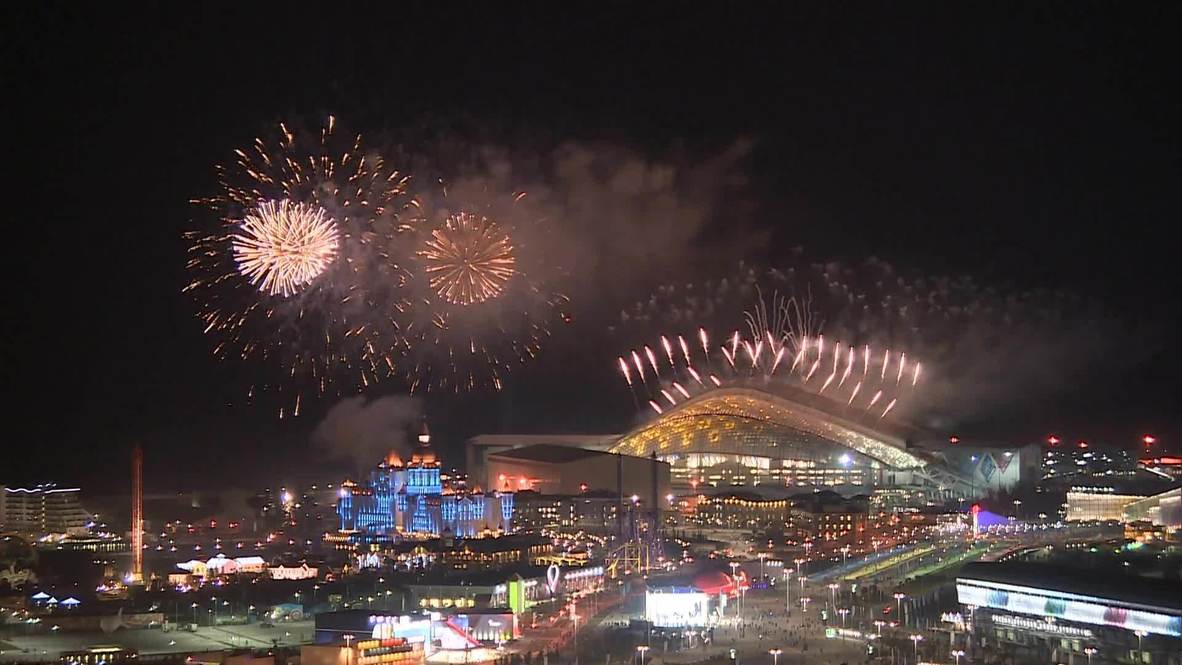 Russia: Sochi Olympic fire goes out with a bang