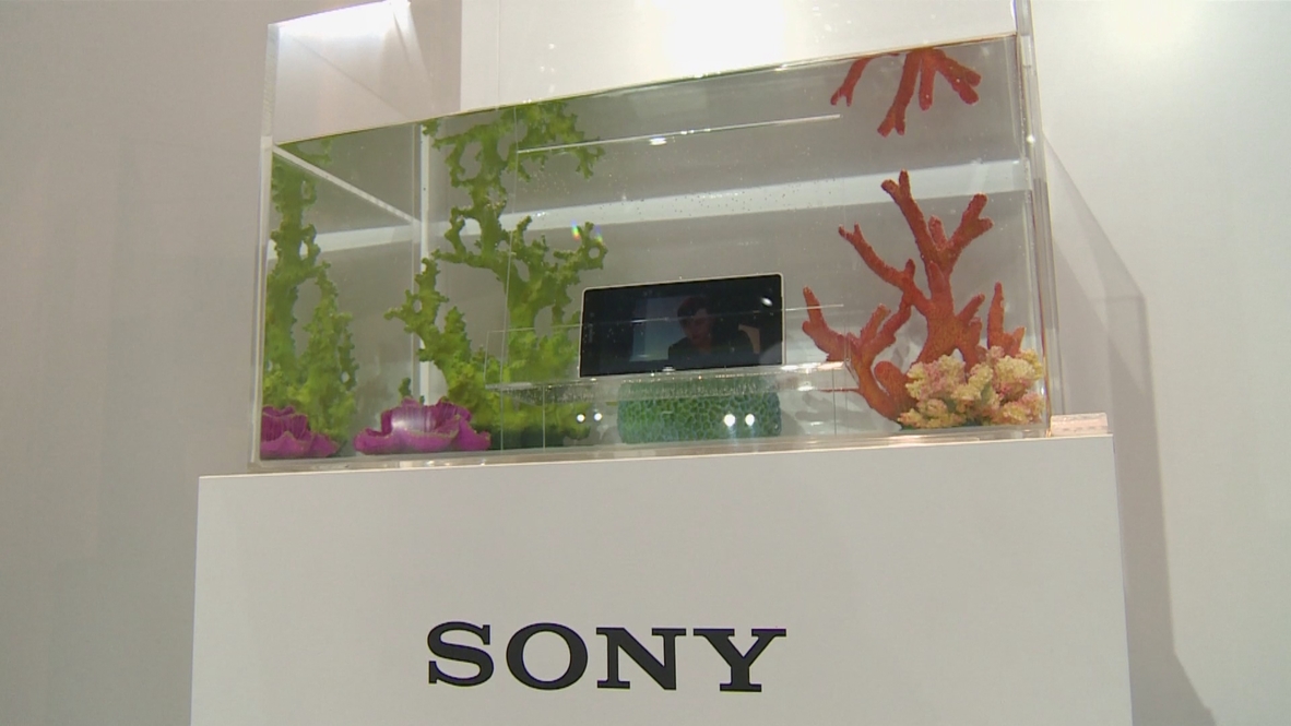 Spain: New Sony smartphone plays video with the fishes