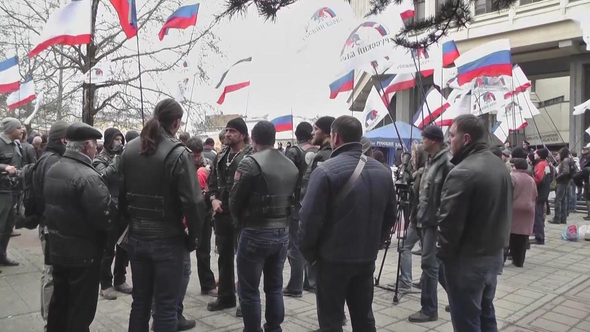 Ukraine: Russian Night Wolves biker gang rolls into Simferopol