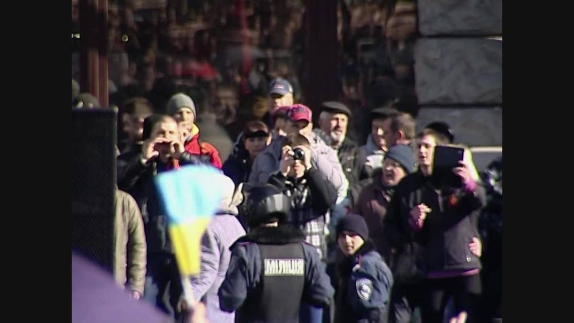 Ukraine: Klitschko egged and booed at rally in Kharkiv
