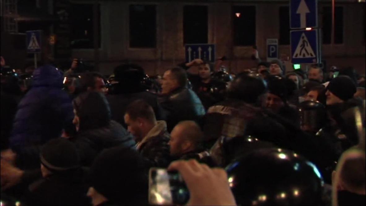 Ukraine: At least one dead in Donetsk protest clashes