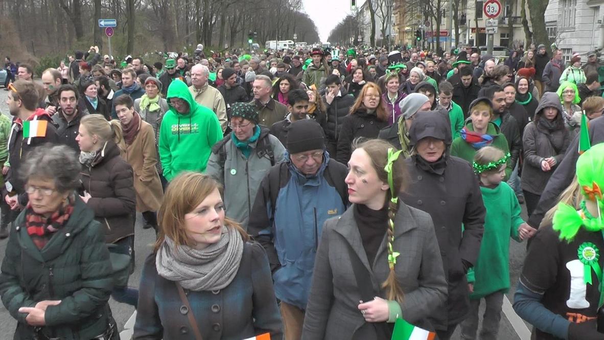 Germany: Berliners hold green parade for St. Patrick's Day