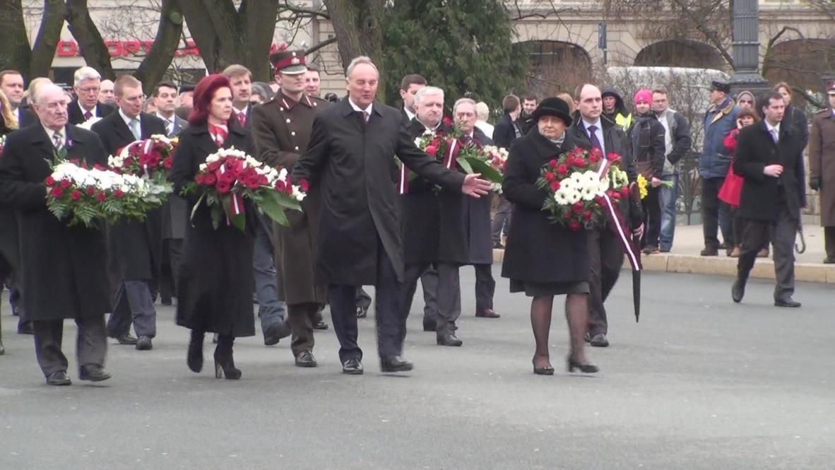 Latvia: Riga march remembers Soviet-era victims
