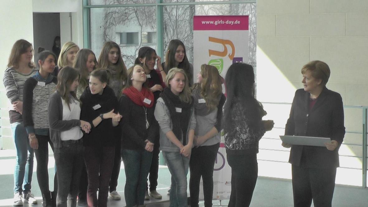 Germany: Merkel opens the Chancellery up to the girls