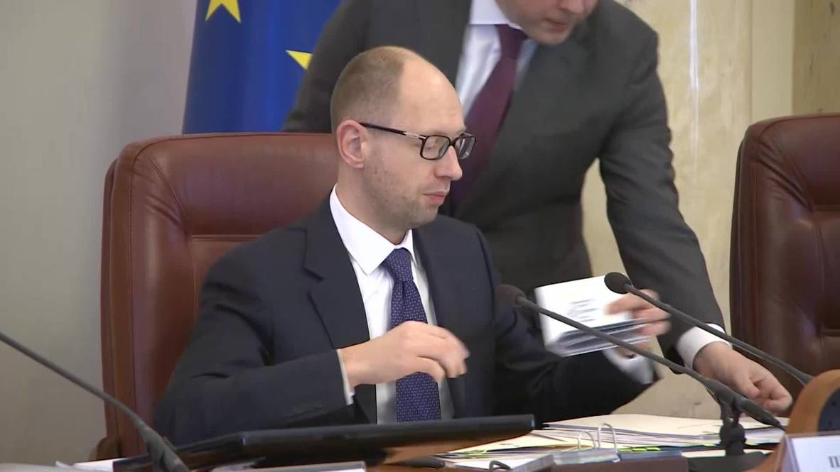 Ukraine: "Yats" meets Fule and says he wants visa-free travel with EU