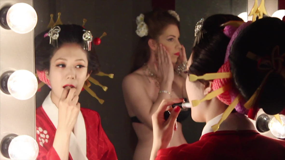 Japan: Risqué burlesque dancing comes to Osaka