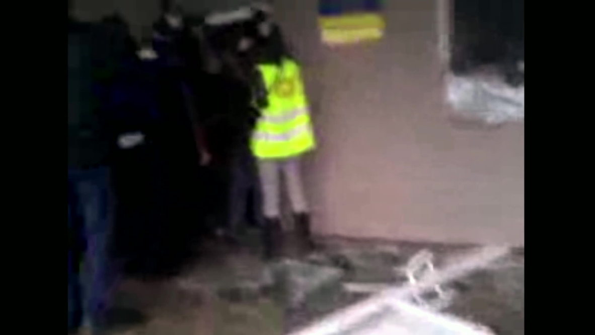 Ukraine: Anti-gov protesters storm Gorlovka police station