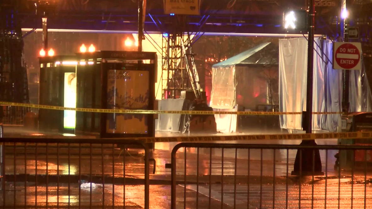 USA: Boston police blow up suspicious backpacks
