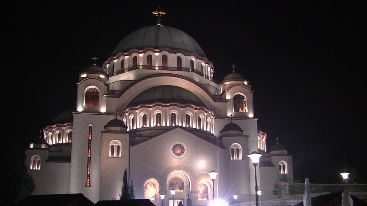 Serbia: Parishioners pack world's largest Orthodox church for Easter