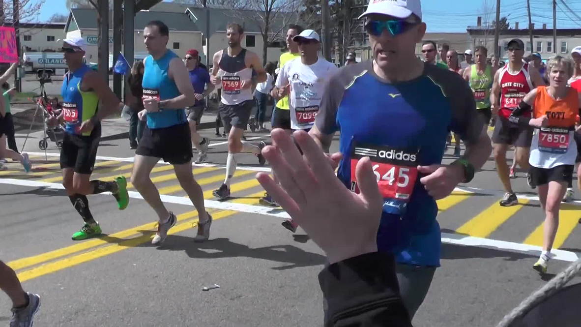 USA Thousands run Boston Marathon on anniversary of blasts Video Ruptly