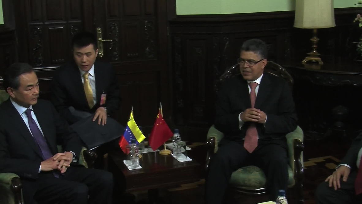 Venezuela: Elias Jaua welcomes Wang Yi in Caracas