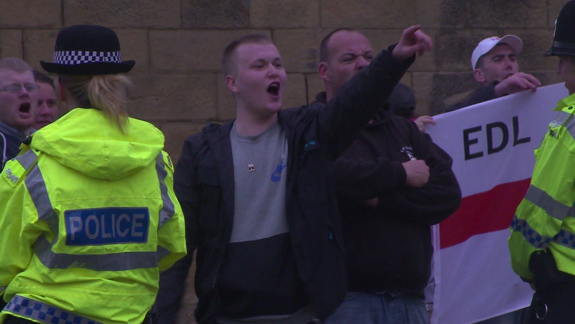 UK: EDL crashes anti-UKIP protest in Newcastle