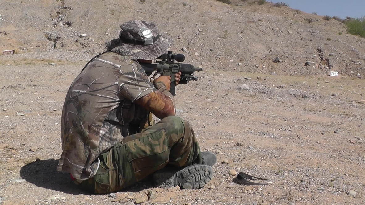 USA: Armed militia defend Bundy ranch from "government corruption"
