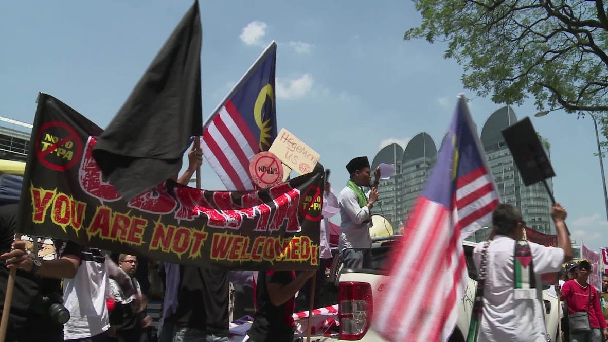 Malaysia: Protesters march to "Big Satan's" KL embassy