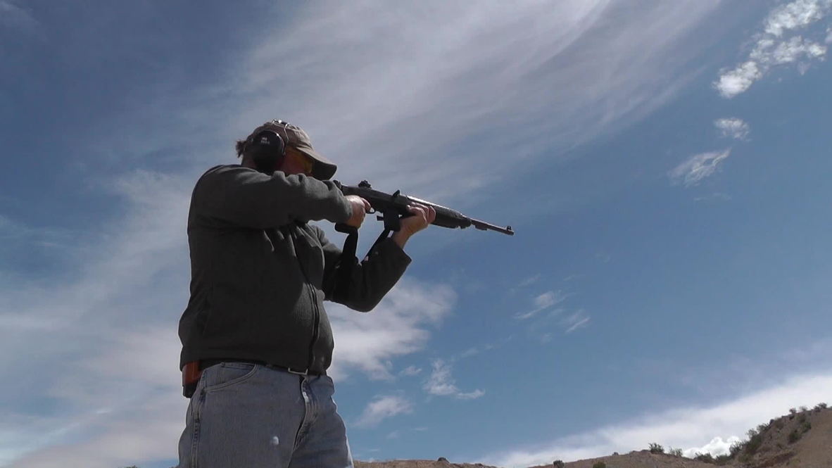 USA: WWII vet rallies youth to join Bundy's "freedom" cause