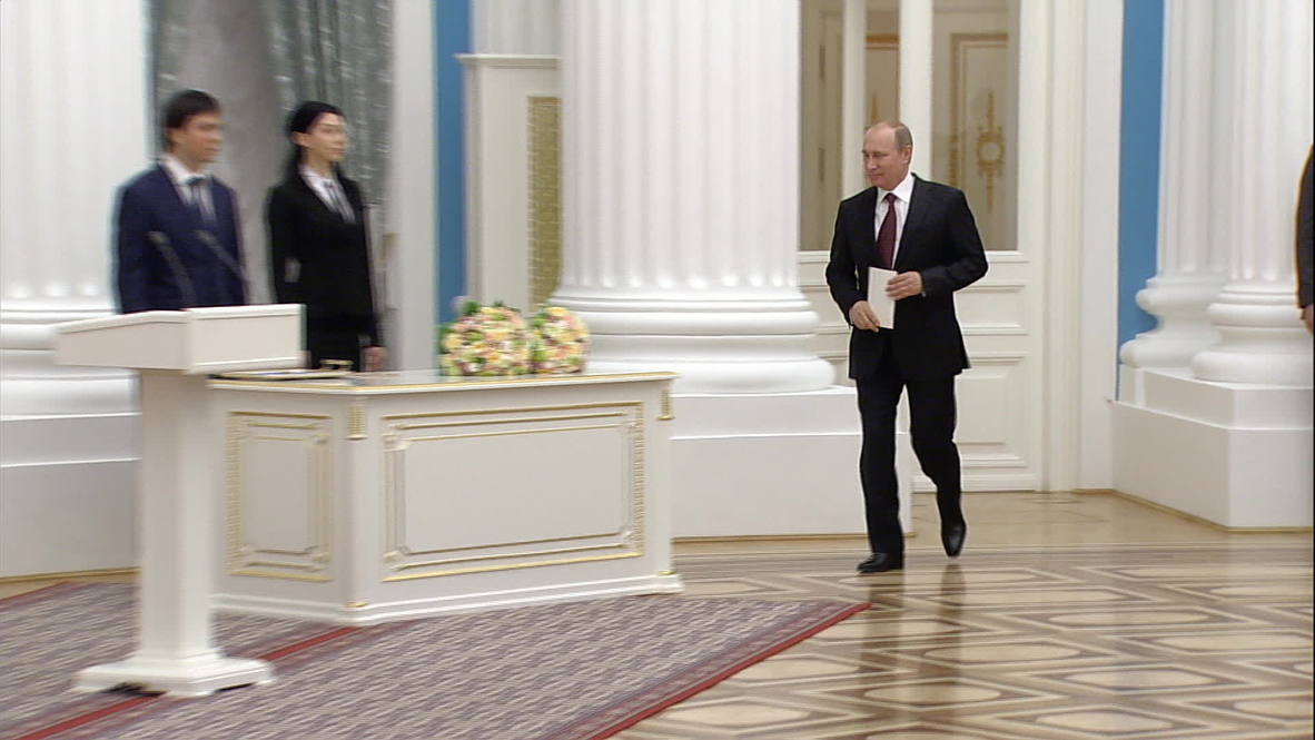 Russia: Putin hails Heroes of Labour