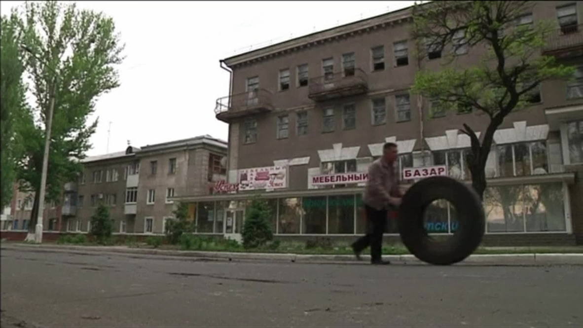 Ukraine: Residents of Slavyansk build barricades against 'provocateurs'