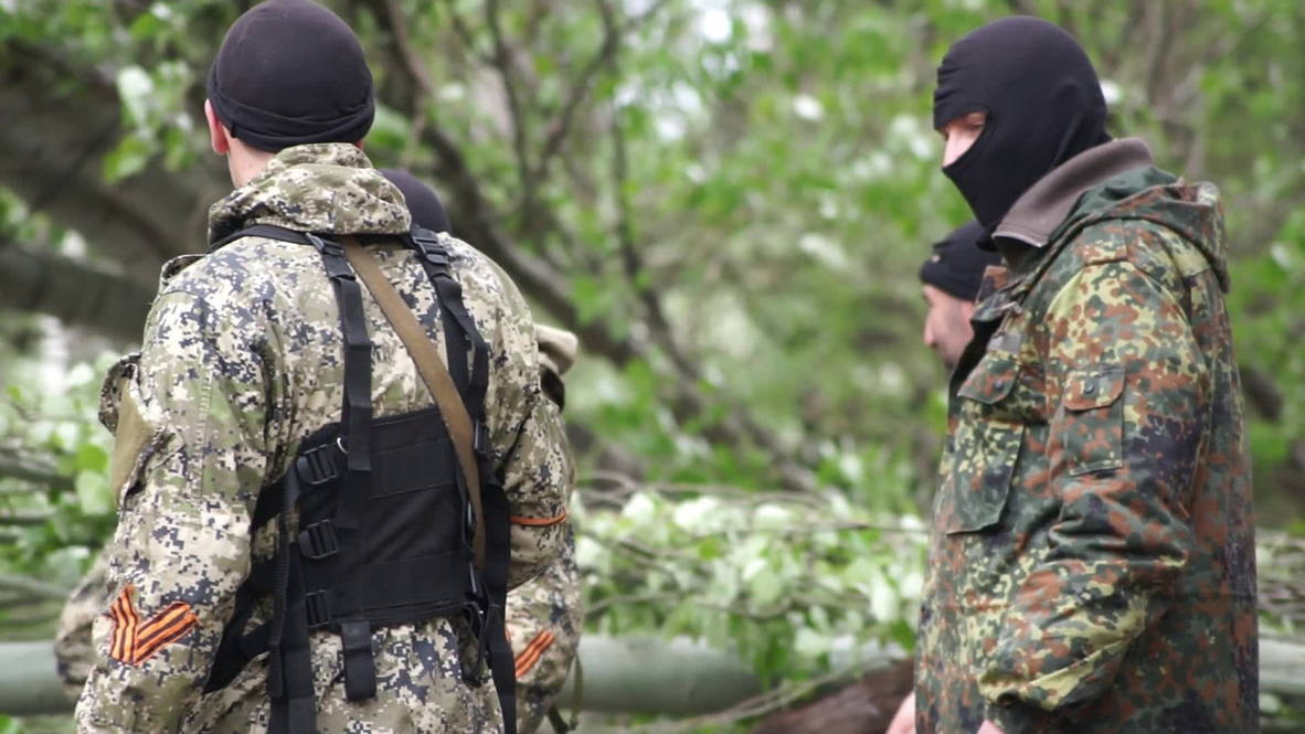 Ukraine: Self-defence units barricade Slavyansk streets