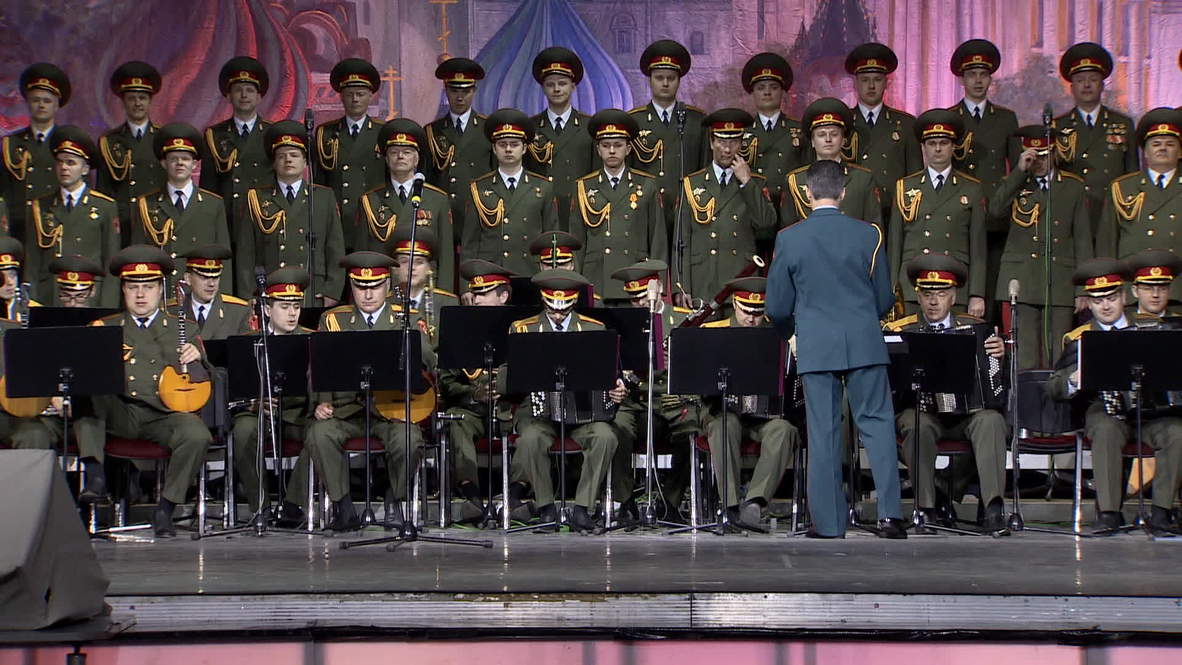 Russia: Army choir performs hymn to "Polite People" of Crimea