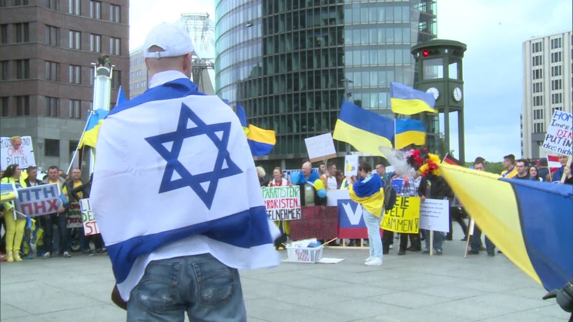 Germany: Scores rally in "solidarity with Ukraine" in Berlin