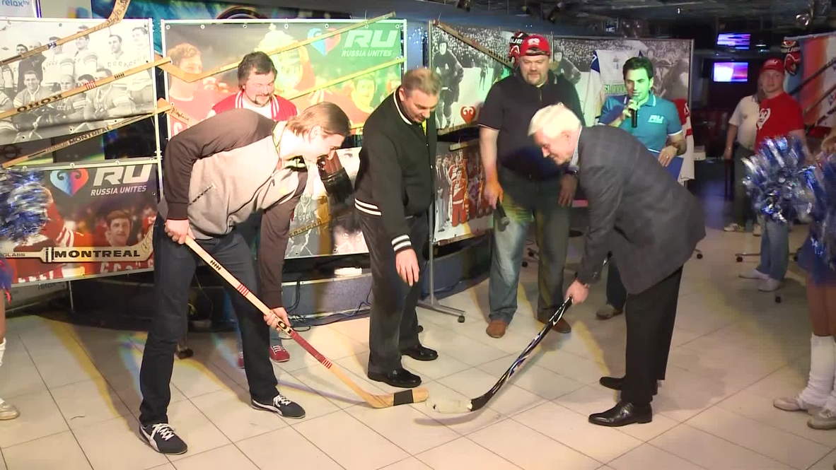 Belarus: Hockey fiends fervant as 'Russia Unites' fan house opens