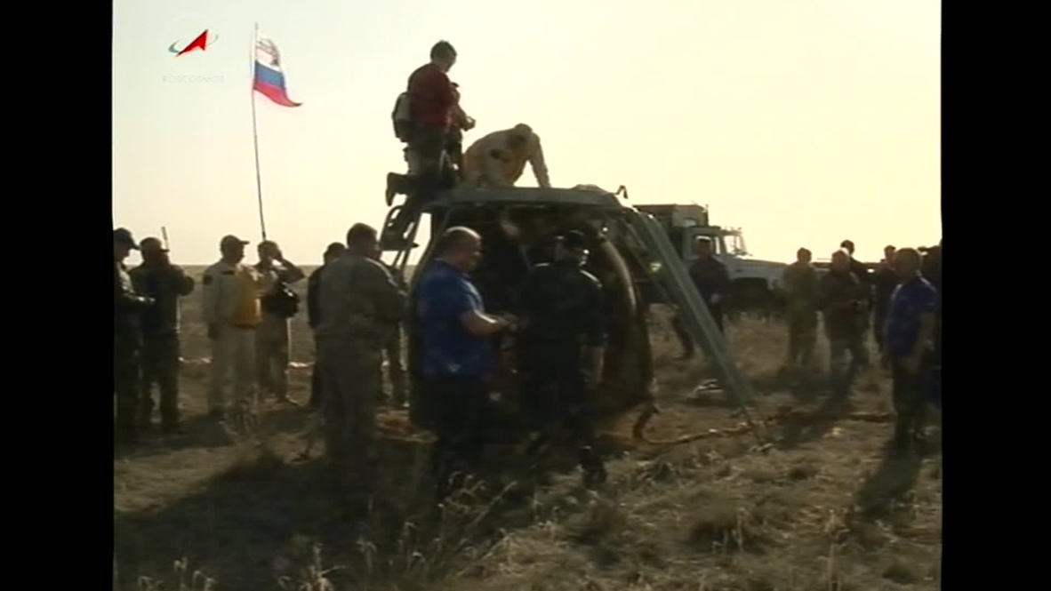 Kazakhstan: All smiles as Expedition 39 crew experiences gravity again