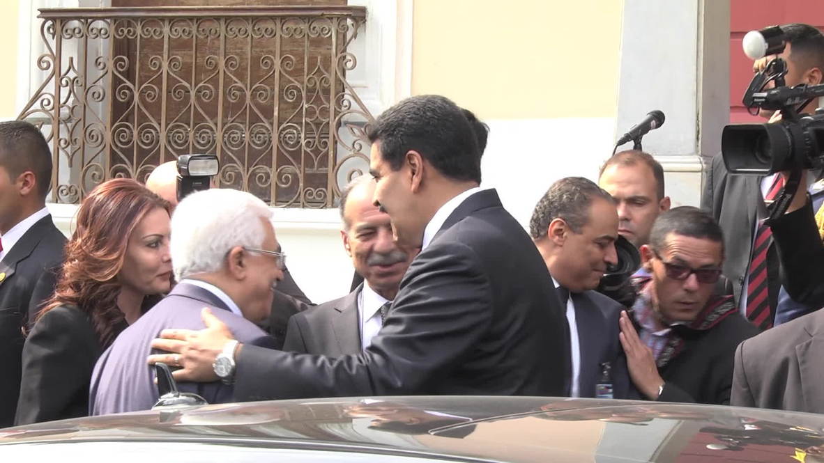 Venezuela: Maduro signs oil deal with Palestine's Abbas