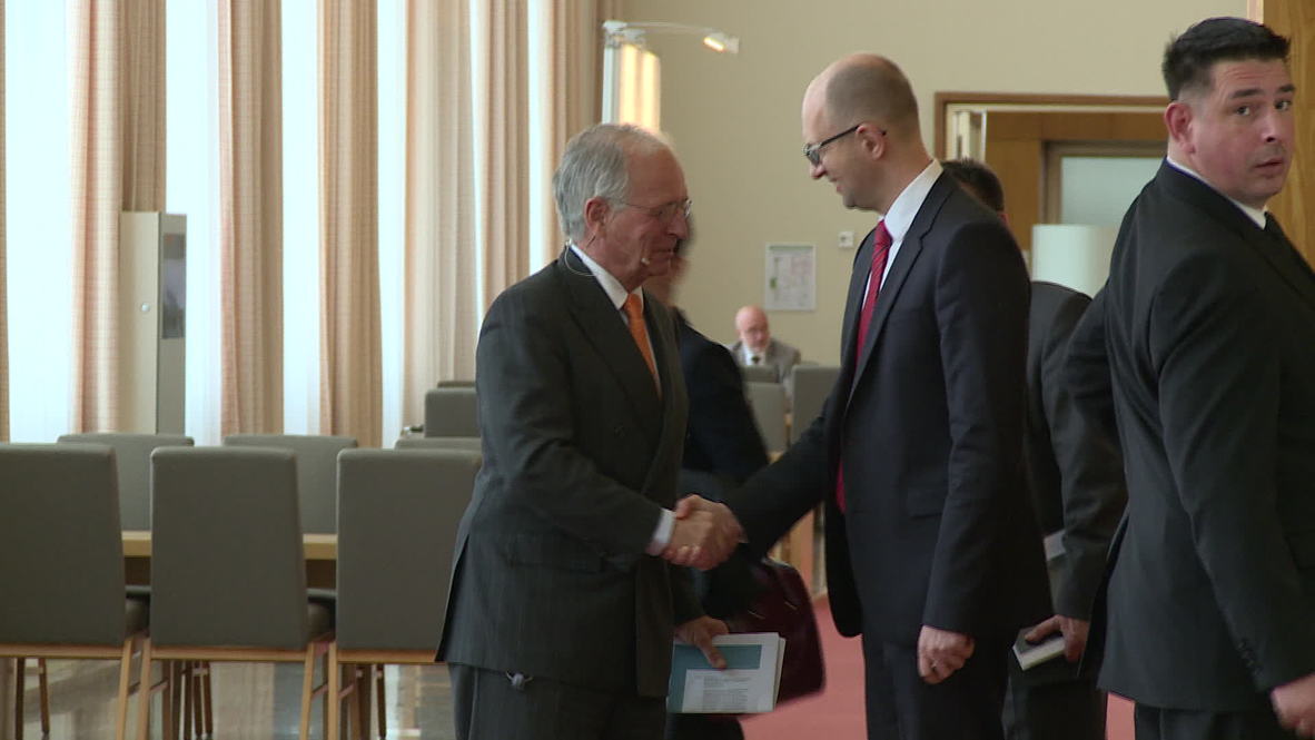 Germany: Yatsenyuk claims 'Russian-trained gangsters' are entering Ukraine