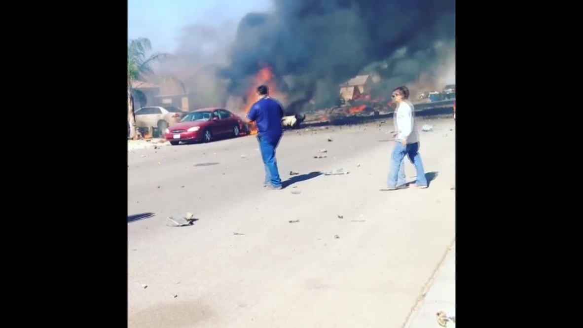USA: Fiery aftermath of military jet crash in California