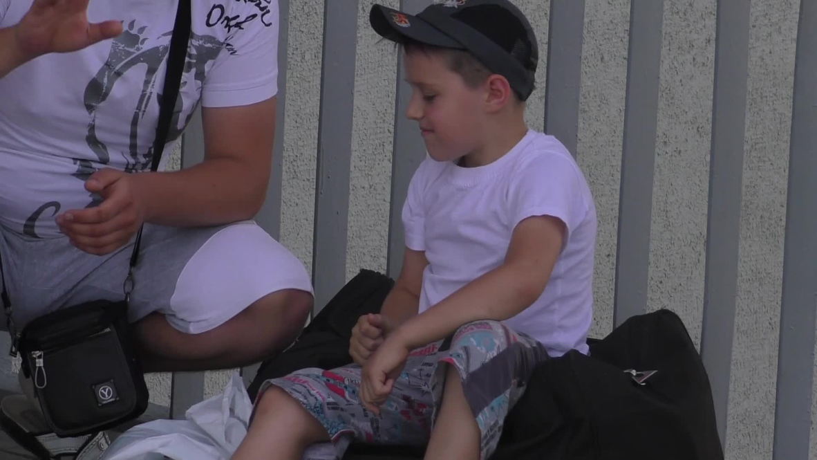 Ukraine: Children evacuated from Lugansk