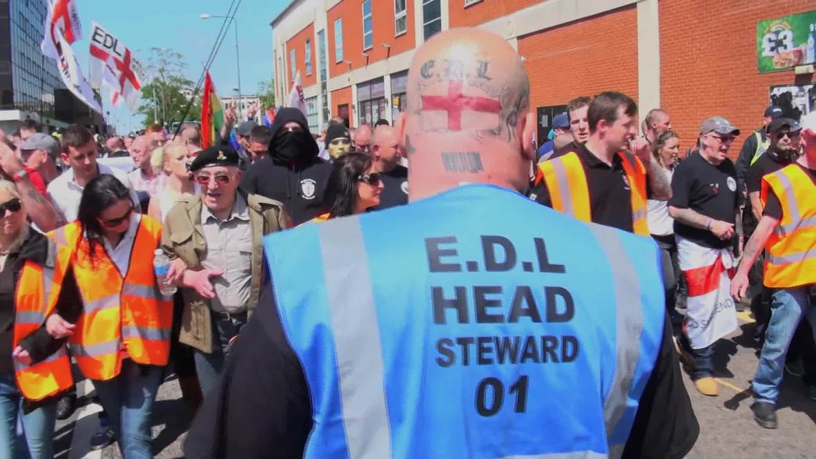 UK: EDL marchers call for militias to 'tackle hate preachers'