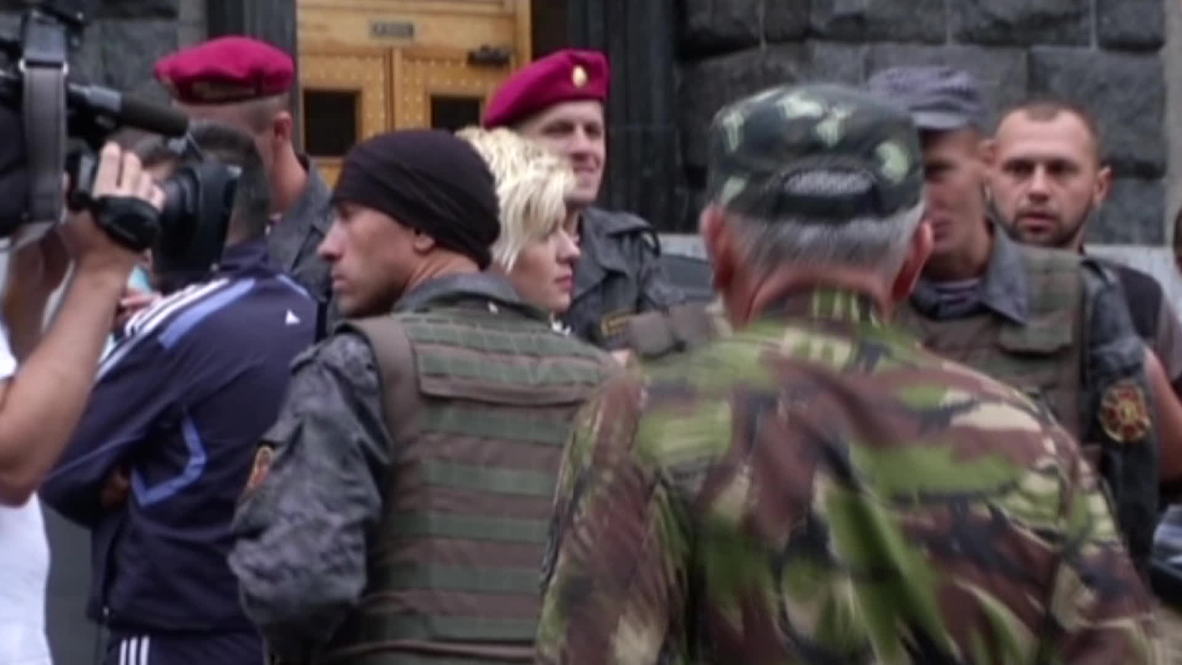 Ukraine: Kiev National Guard rally demands pay and benefits