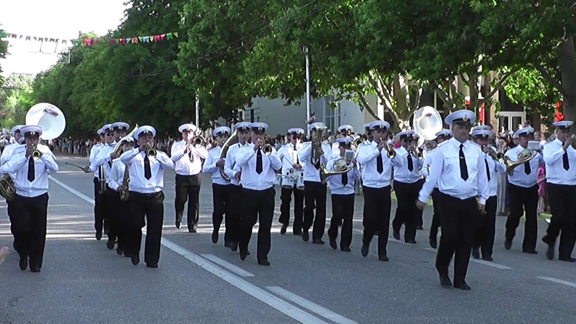 Russia: Sevastopol parade celebrates first ever Russia Day