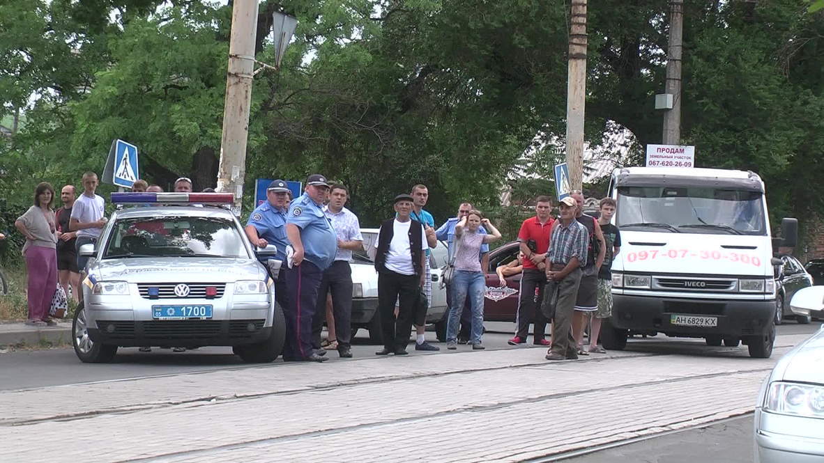 Ukraine: Mariupol in lockdown after fatal convoy attack