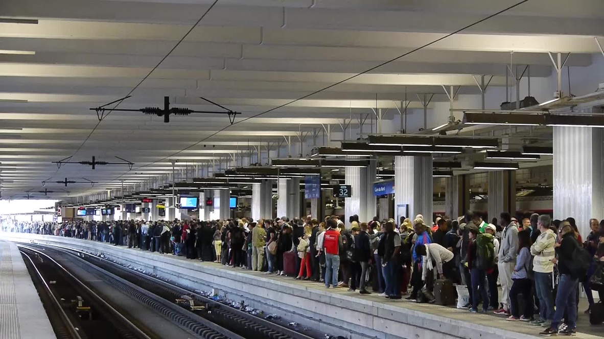 France: Travellers stranded as Metro strikes bite
